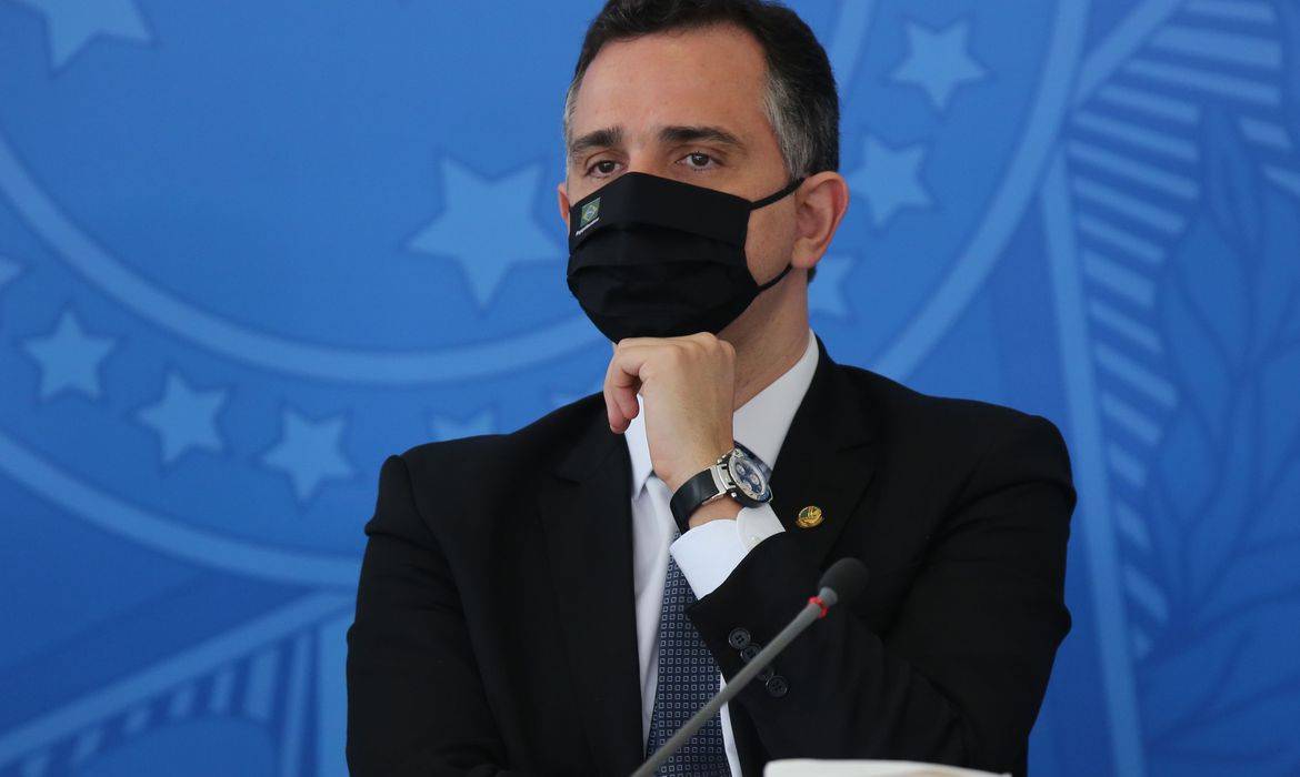 Pacheco lê requerimento e CPI da covid-19 dá primeiro passo no Senado